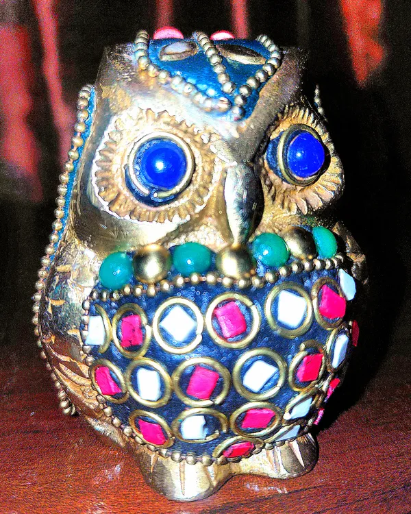 Embellished_Metal_Owl_Showpiece