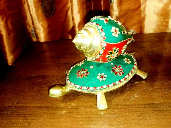 Decorative_Religious_Tortoise_And_Conch_Figurine