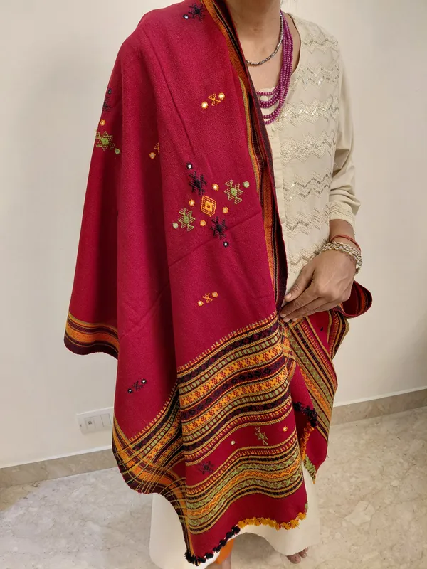Magenta_Woven_Patterned_Shawl_for_Women