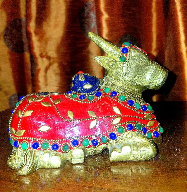Metal_Traditional_Embellished_Nandi_Bull_Idol