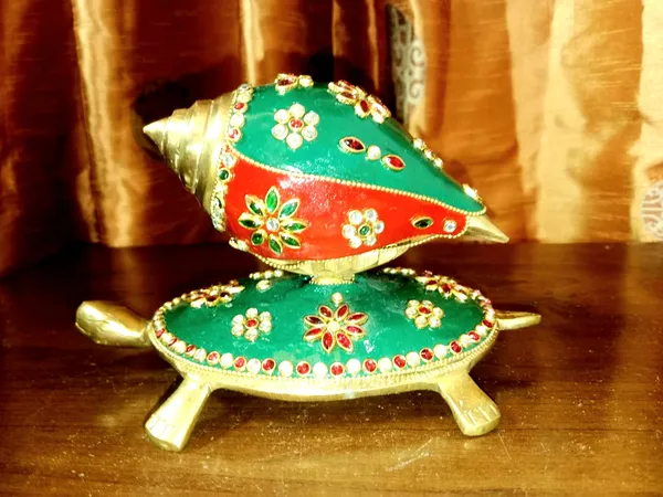 Decorative_Religious_Tortoise_And_Conch_Figurine
