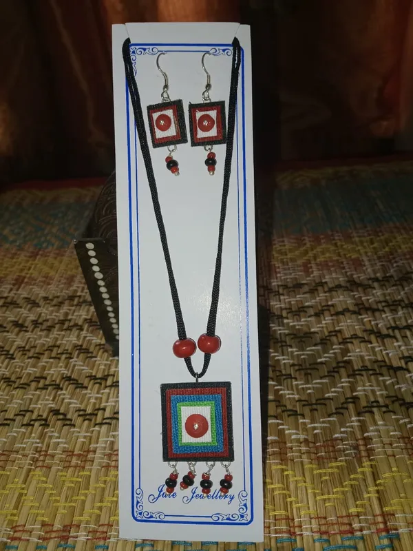 Multicolor_Thread_Necklace_And_Earrings_Set_for_Women
