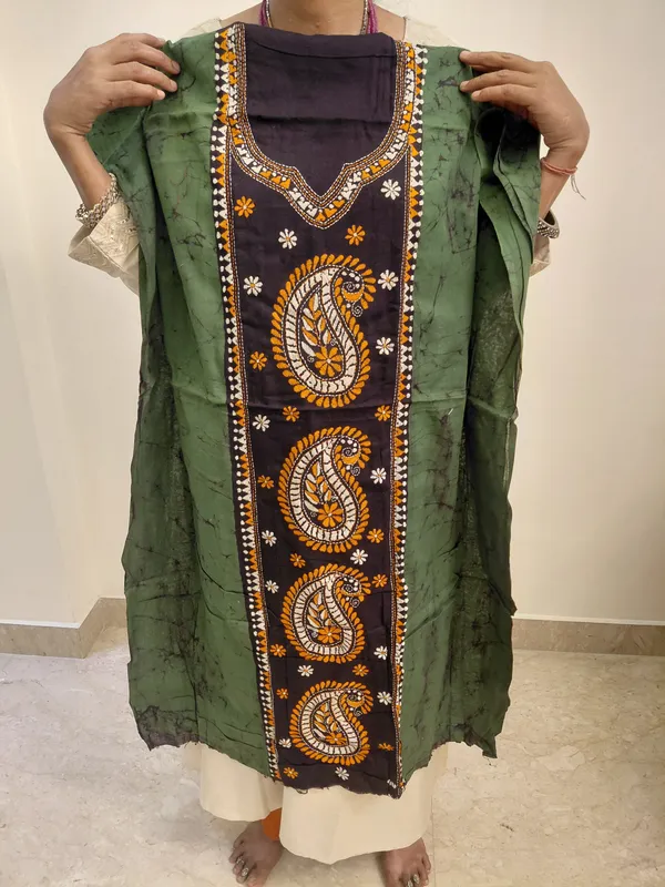 Green_Embroidered_Straight_Kurta_for_Women