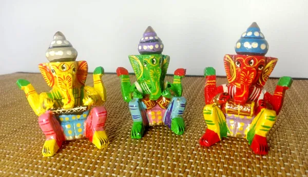 Painted_Traditional_Multicolour_Ganesha_Figurine_Set