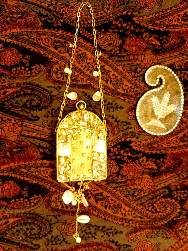 Gold_Tone_Beaded_Statement_Pendant_Necklace_for_Women