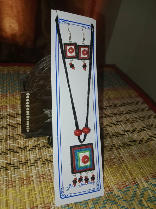 Multicolor_Thread_Necklace_And_Earrings_Set_for_Women