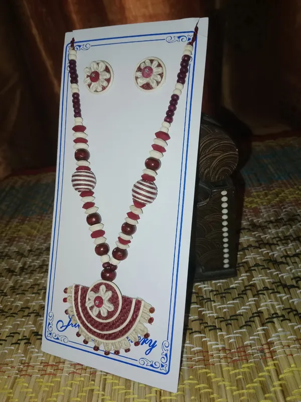 Maroon_Beaded_Traditional_Necklace_Set_for_Women