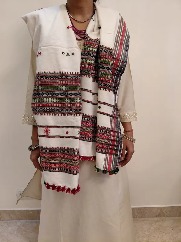 Cream_Traditional_Embroidered_Dupatta_for_Women