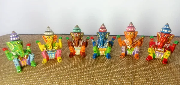 Painted_Traditional_Multicolour_Ganesha_Figurine_Set