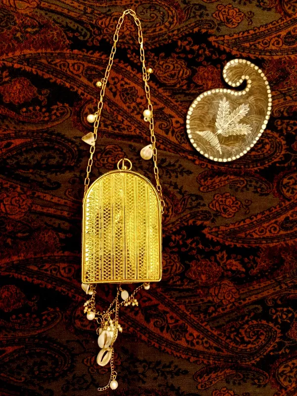 Gold_Tone_Beaded_Statement_Pendant_Necklace_for_Women