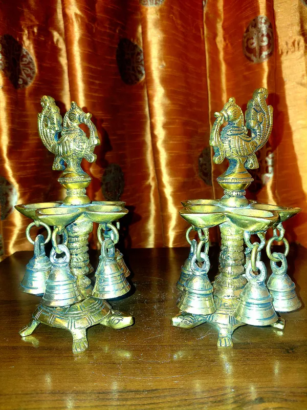 Brass_Traditional_Diya_Stand_With_Hanging_Bells