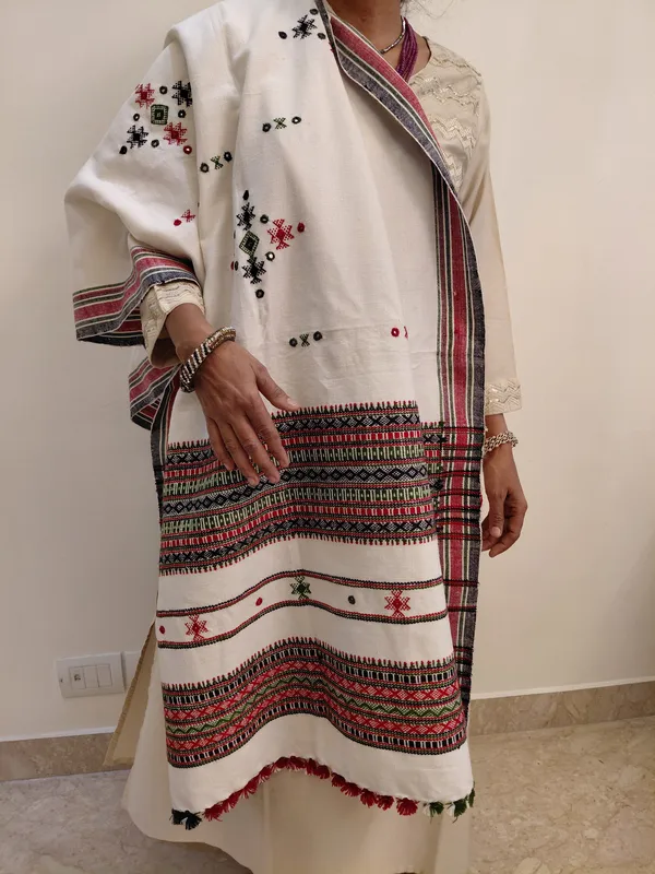 Cream_Traditional_Embroidered_Dupatta_for_Women