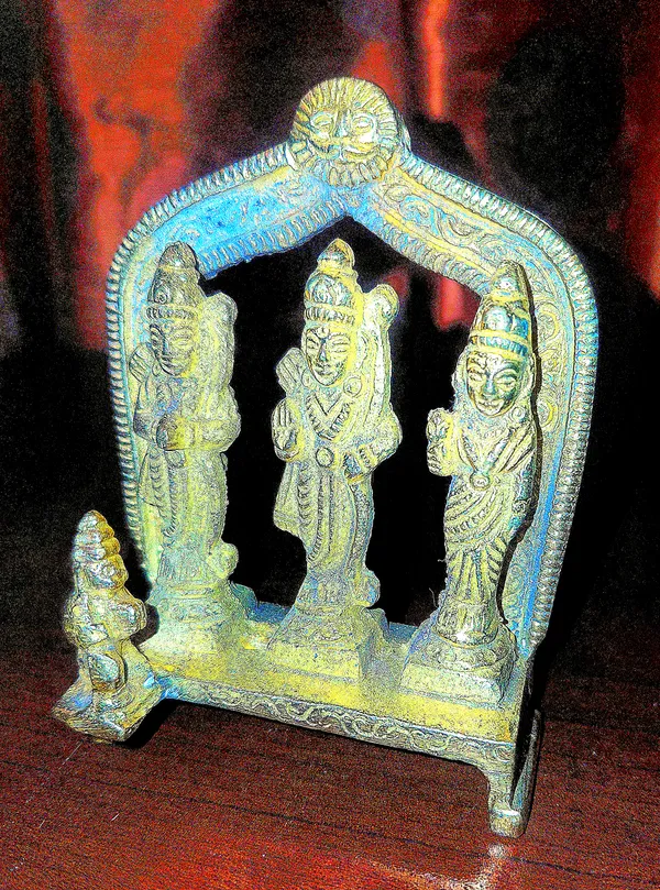 Ram_Darbar_Traditional_Decorative_Idol_With_Arch
