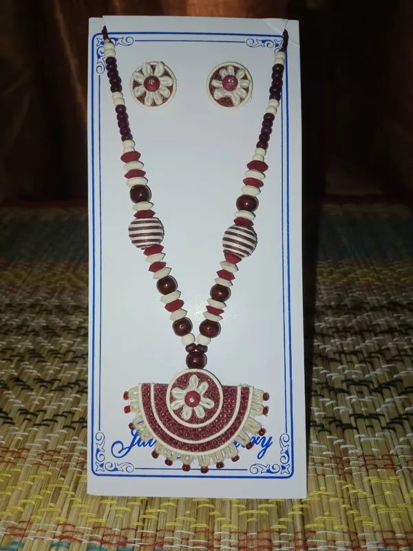 Maroon_Beaded_Traditional_Necklace_Set_for_Women