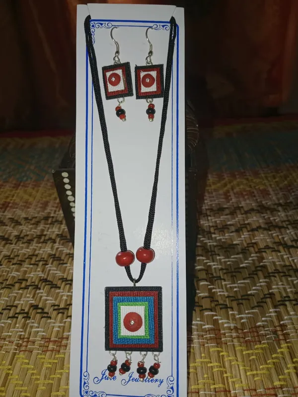 Multicolor_Thread_Necklace_And_Earrings_Set_for_Women