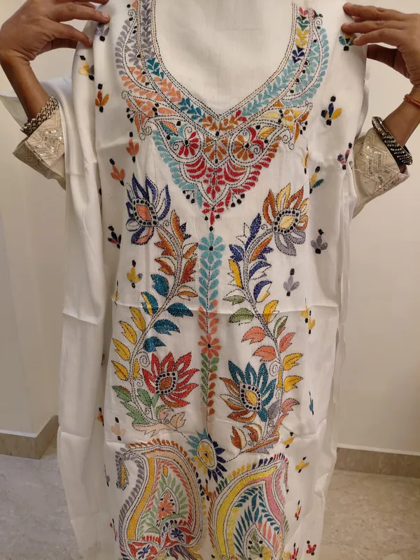 White_Embroidered_Straight_Kurta_for_Women