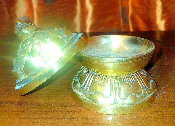 Brass_Traditional_Embossed_Dhoop_Dani