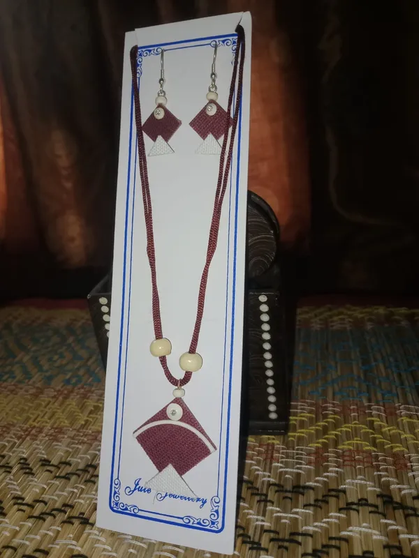 Maroon_Thread_Necklace_And_Earrings_Set_for_Women