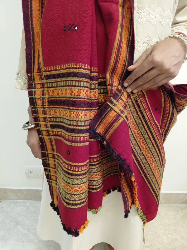 Magenta_Woven_Patterned_Shawl_for_Women