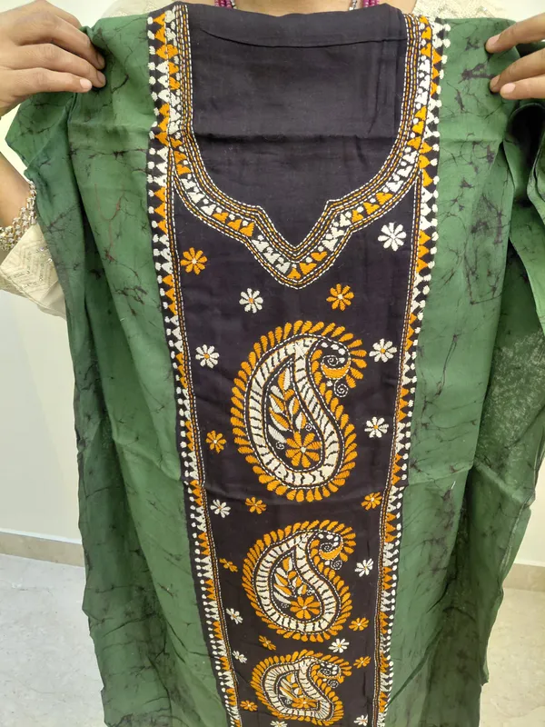 Green_Embroidered_Straight_Kurta_for_Women
