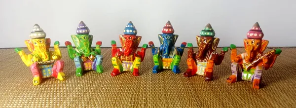 Painted_Traditional_Multicolour_Ganesha_Figurine_Set