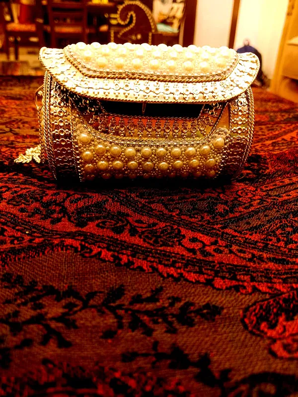 Silver_Embellished_Sling_Clutch_for_Women