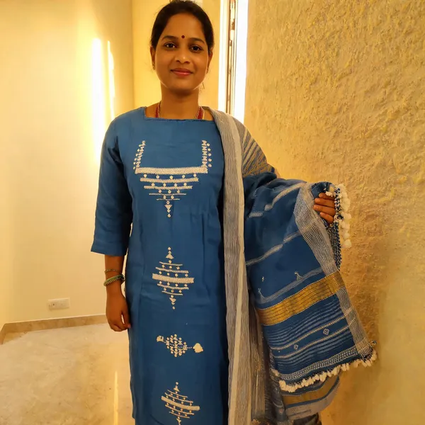 Blue_Embroidered_Ethnic_Suit_Set_For_Women