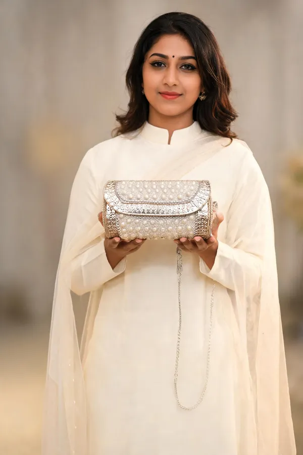 Silver_Embellished_Sling_Clutch_For_Women