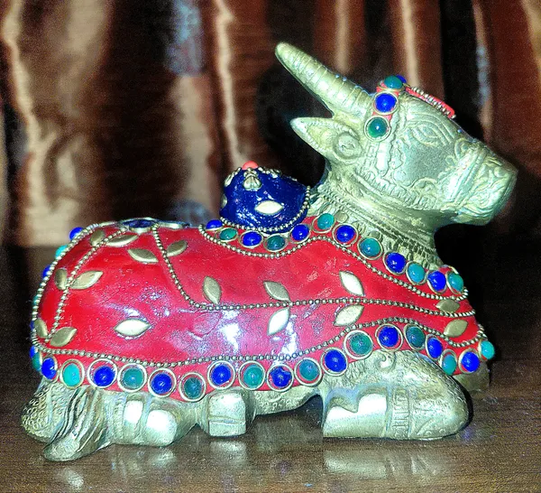 Metal_Traditional_Embellished_Nandi_Bull_Idol