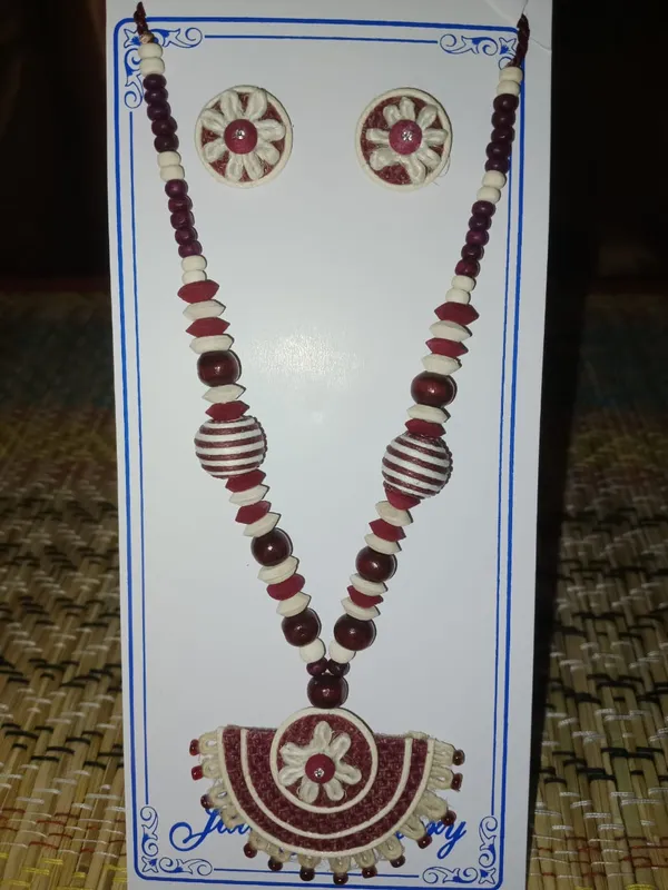 Maroon_Beaded_Traditional_Necklace_Set_for_Women