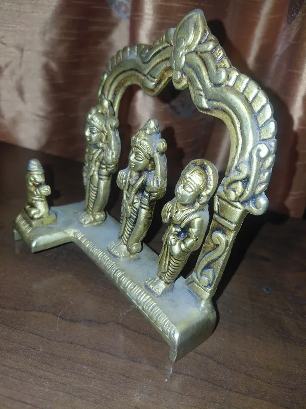 Brass_Finish_Traditional_Religious_Arch_Idol_Figurine
