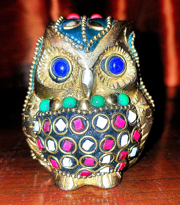Embellished_Metal_Owl_Showpiece