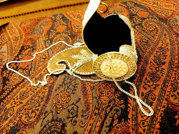 Silver_Embellished_Sling_Clutch_for_Women