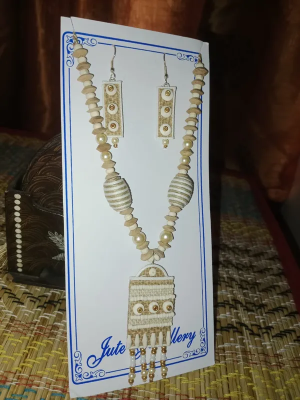 Beige_Jute_Beaded_Necklace_Set_for_Women