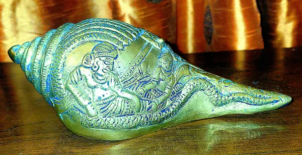 Metallic_Religious_Embossed_Conch_Shell