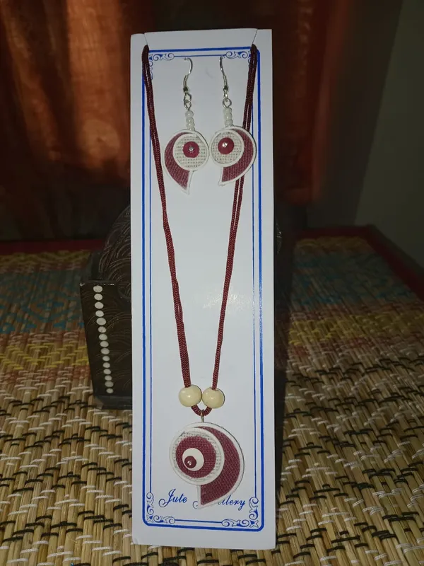 Red_Jute_Necklace_And_Earrings_Set_for_Women