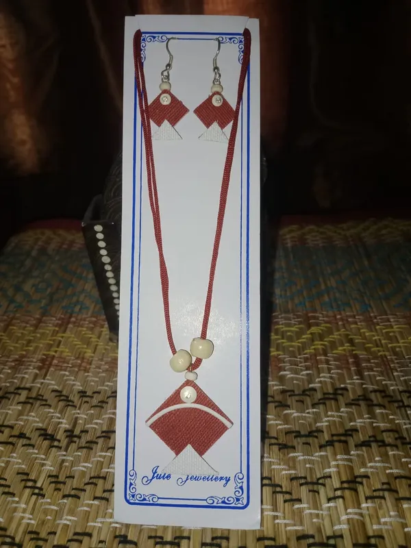 Maroon_Thread_Necklace_And_Earrings_Set_for_Women