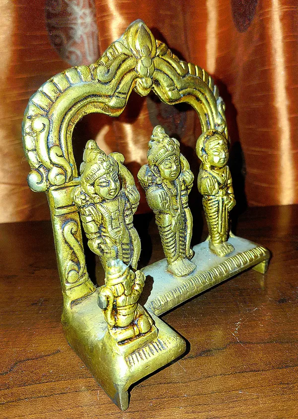 Brass_Finish_Traditional_Religious_Arch_Idol_Figurine