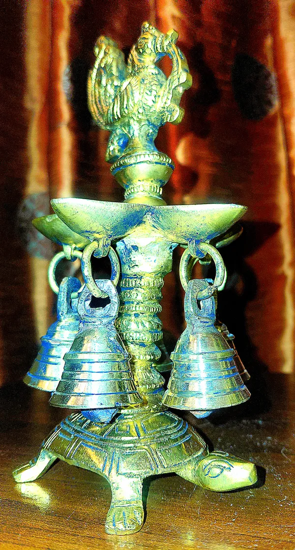 Brass_Traditional_Diya_Stand_With_Hanging_Bells