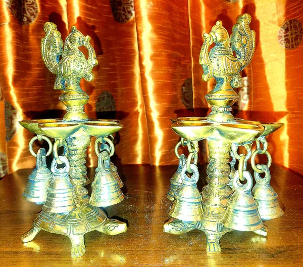 Brass_Traditional_Diya_Stand_With_Hanging_Bells