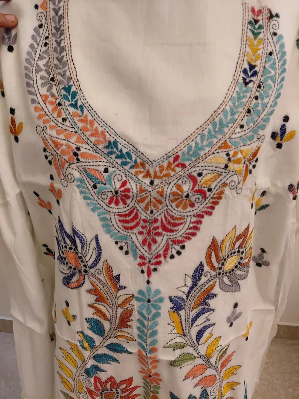 White_Embroidered_Straight_Kurta_for_Women