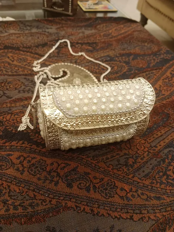 Silver_Embellished_Sling_Clutch_for_Women