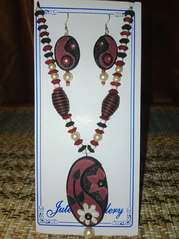 Maroon_Jute_Necklace_And_Earring_Set_for_Women
