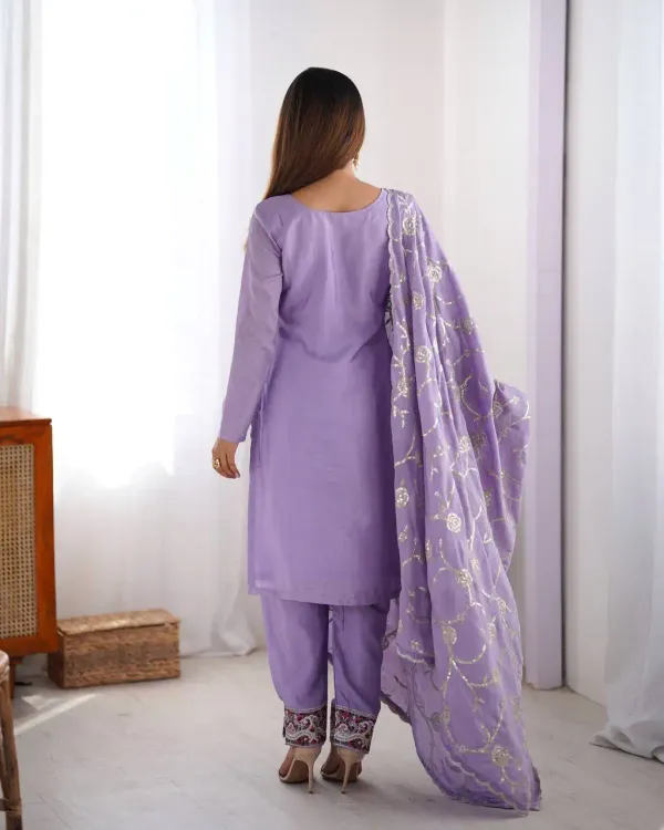 Women_S_Chinon_Silk_Sequence_And_Thread_Work_Straight_Kurti_With_Pant_And_Dupatta_Set
