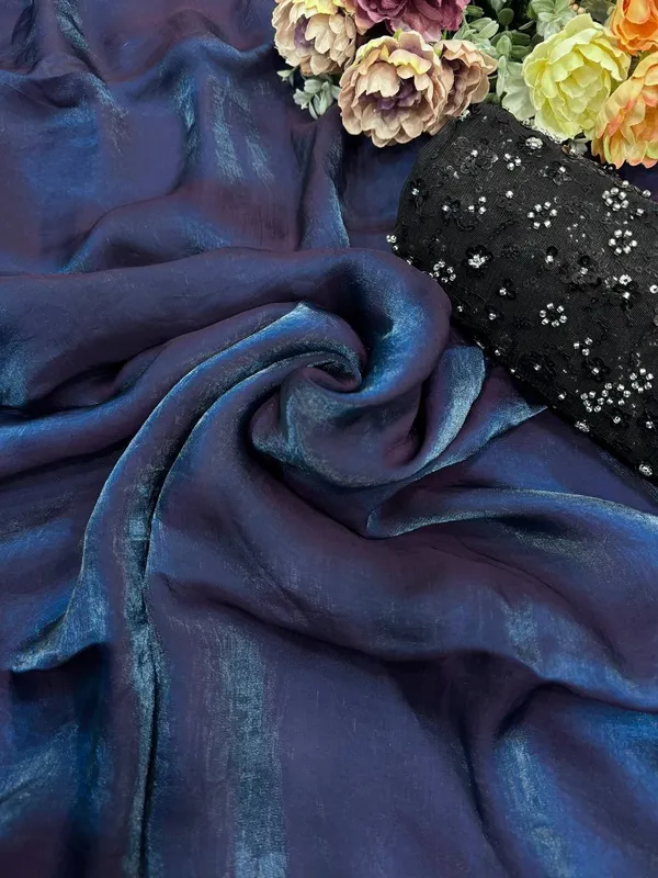 Women_S_Iridescent_Dual_Tone_Silk_Saree_With_All_Over_Sequin_Embellished_Blouse_Piece