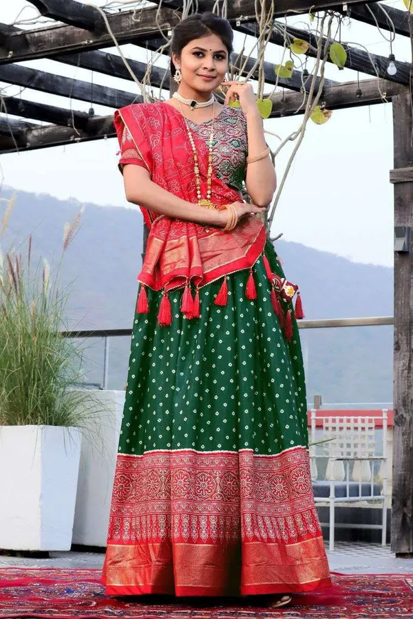Women_S_Traditional_Bandhani_Ghagra_Choli_With_Dupatta_Navratri_Festive_Wear