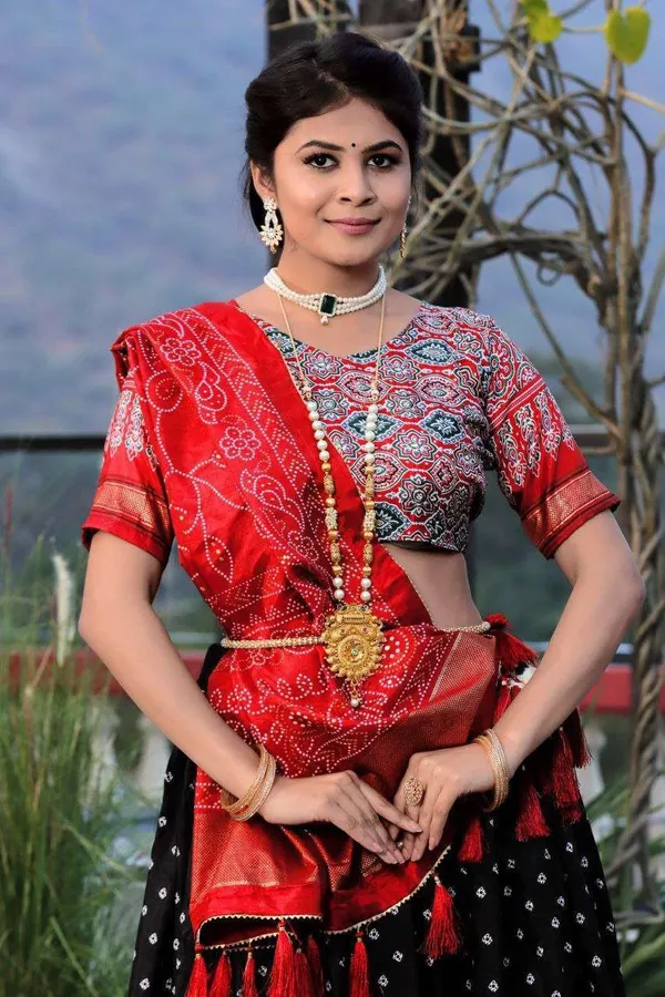 Women_S_Traditional_Bandhani_Ghagra_Choli_With_Dupatta_Navratri_Festive_Wear