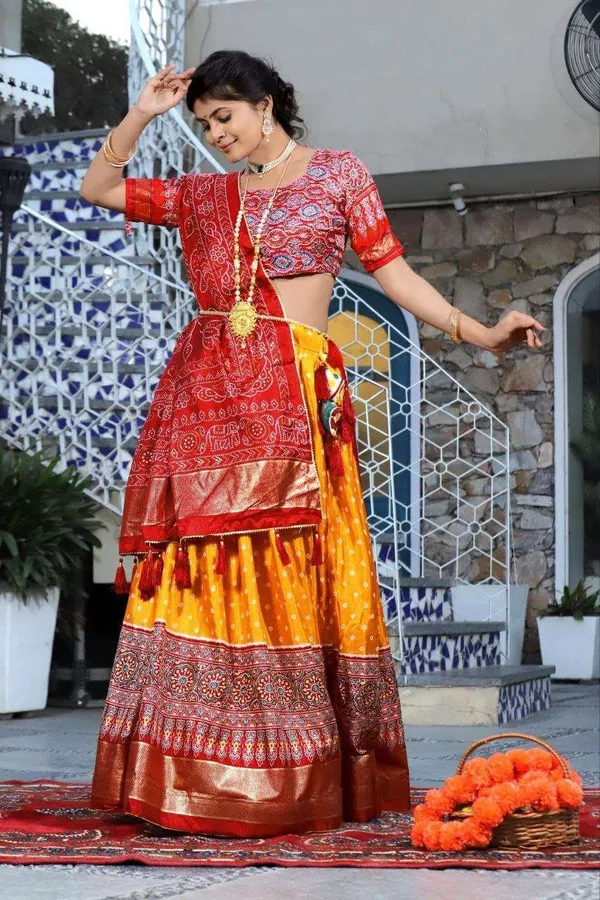 Women_S_Traditional_Bandhani_Ghagra_Choli_With_Dupatta_Navratri_Festive_Wear
