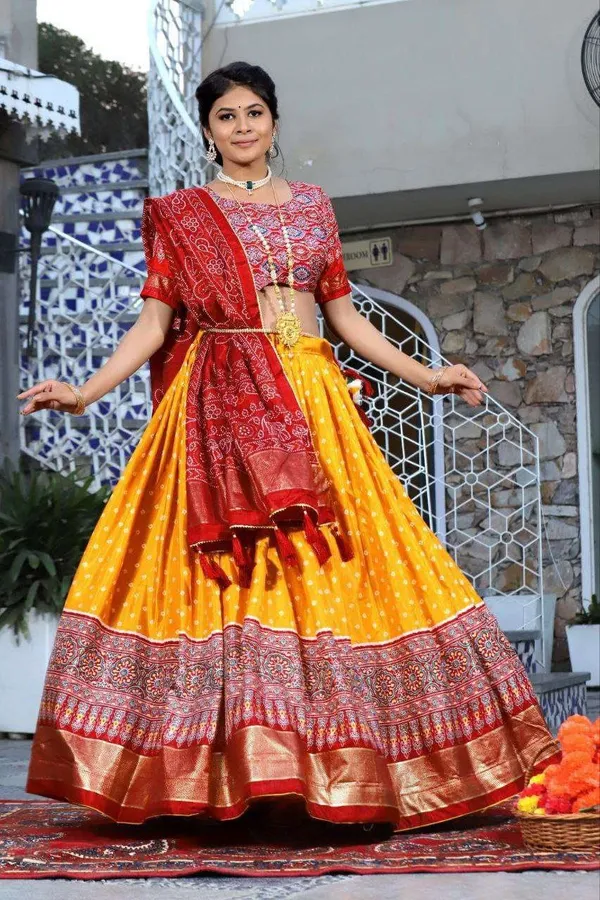 Women_S_Traditional_Bandhani_Ghagra_Choli_With_Dupatta_Navratri_Festive_Wear
