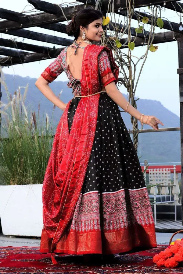 Women_S_Traditional_Bandhani_Ghagra_Choli_With_Dupatta_Navratri_Festive_Wear
